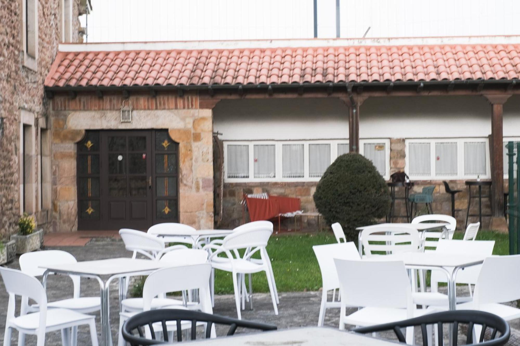 Posada La Estela De Barros Corrales De Buelna Exterior foto