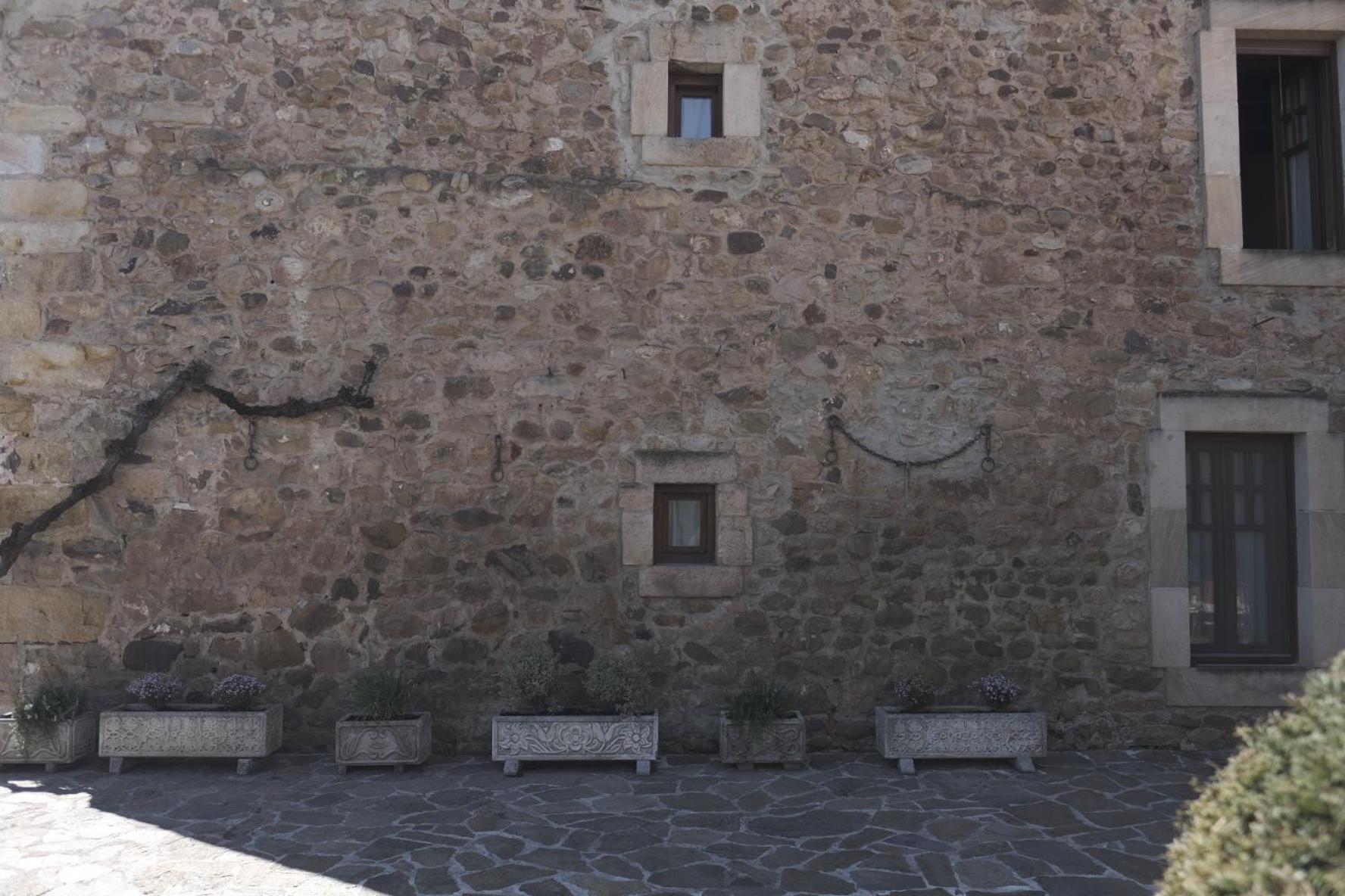 Posada La Estela De Barros Corrales De Buelna Exterior foto